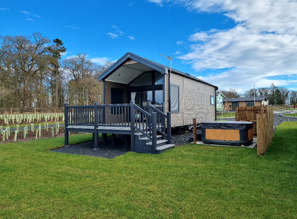 Self Catering Lodge with Hot Tub